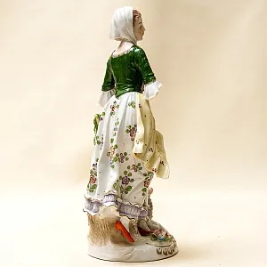 Коллекционная Фарфоровая Статуэтка «Весёлая Пастушка» Н-24см. SITZENDORF, Германия - 50гг..