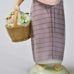 Авторская Фарфоровая статуэтка «ЛУПИТА. Девочка с цветами и корзинкой яблок», Lladro Испания.