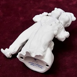 Коллекционная Авторская Статуэтка «Смех и Радость» из серии «Детский Утренник», фарфор ИФЗ, Россия.