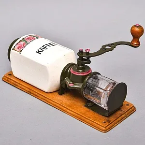 Старинная Настенная Ручная Механическая Кофемолка «GARANTI» Бельгия.