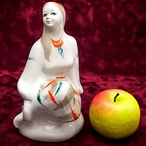 Фарфоровая Статуэтка «Девушка» Барановский ФЗ - CCCР 60 -е годы ХХ века.