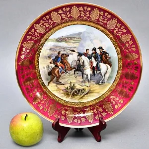 Коллекционная тарелка - блюдо «Наполеон в сражении при Гейльсберге», Фарфор Porcelaine de Paris Франция.