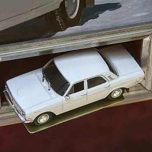 Памятное Подарочное Панно - Картина - Инсталляция «Автомобиль Волга ГАЗ - 24 - СССР». 