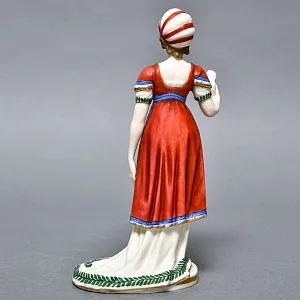 Антикварная статуэтка «Девушка в тюрбане», Фарфор, Dressel, Kister & Cie Германия, 1900 - 1922 годы. 