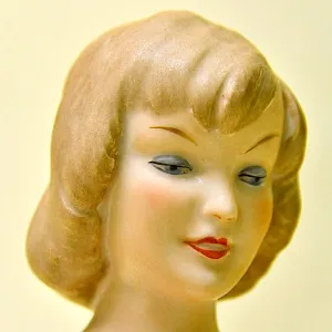 Фарфоровая Статуэтка «У ручья» Н-20 см. WALLENDORF Германия вторая половина ХХ века.