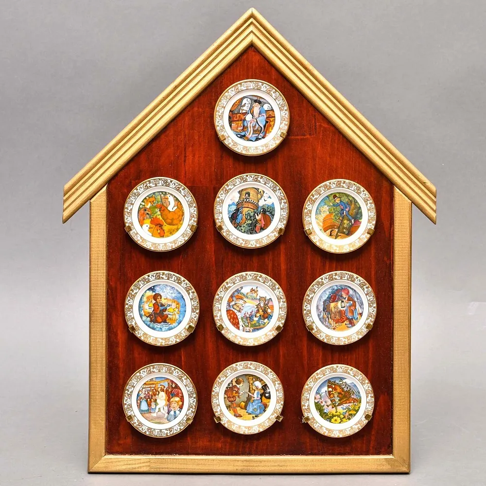 Набор Фарфоровых тарелок «Сказочный домик», The FRANKLIN Porcelain США - 1979 год.