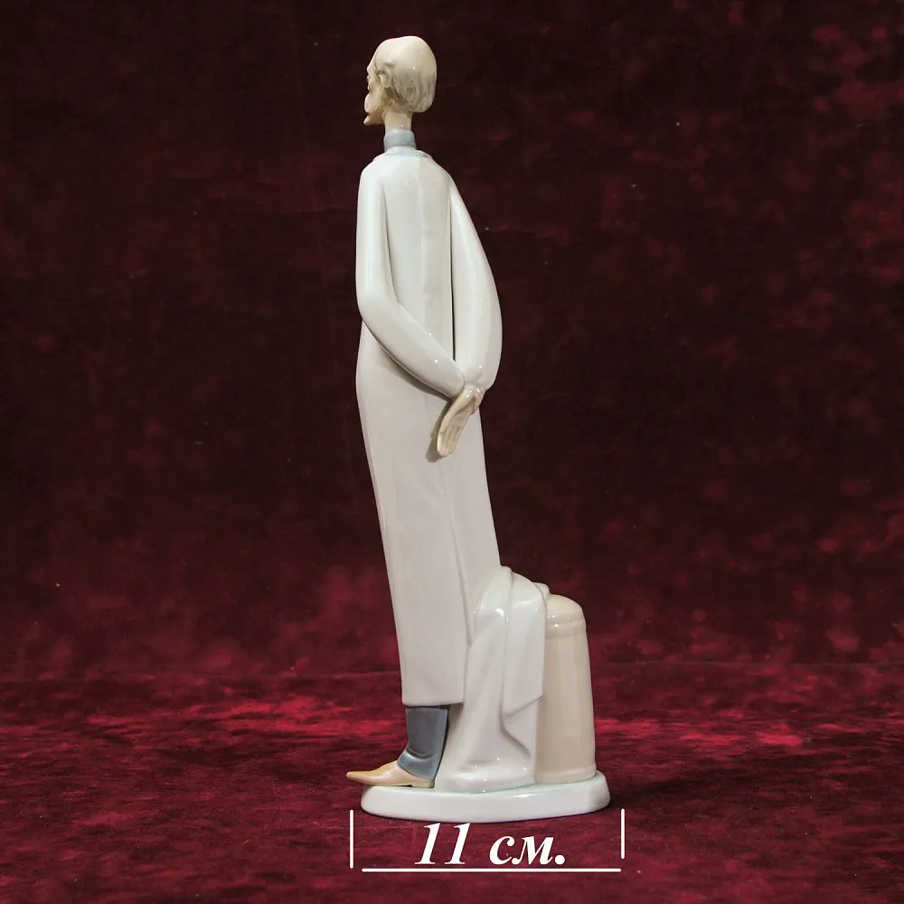 Большая Коллекционная Фарфоровая статуэтка «Земский доктор», Lladro Испания 1969 год.