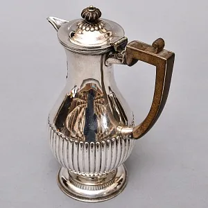 Винтажный Металлический Кофейник - Кувшин на 0,8 л. Silverplated, William Hutton&Sons Англия, начало ХХ века.