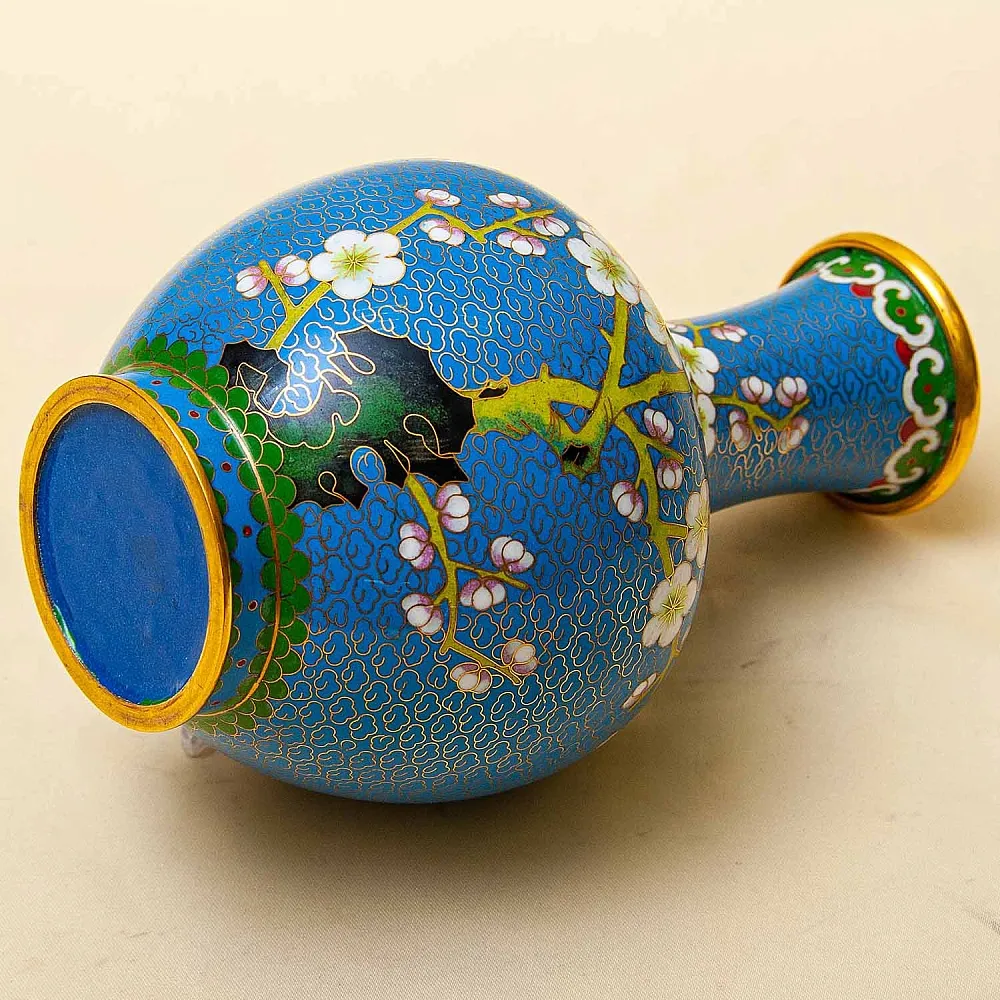 Шикарная Ваза «Сакура в цвету» в технике « Клуазоне» Китай 50 -е годы ХХ века.