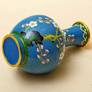 Шикарная Ваза «Сакура в цвету» в технике « Клуазоне» Китай 50 -е годы ХХ века.