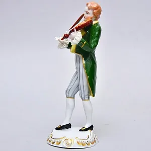 Коллекционная Фарфоровая статуэтка «Музыкант. Скрипач», SITZENDORF Германия, вторая половина ХХ в.