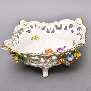 Фарфоровая Сухарница - Конфетница на ножках «Букет с розами», SP Dresden / Potschappel Германия.