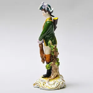 Коллекционная Фарфоровая статуэтка «Охотник с трофеем», Scheibe - Alsbach Германия 1952 - 1972 годы.