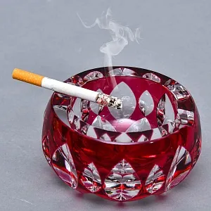 Винтажная Хрустальная Пепельница «Красный рубин» VAL SAINT LAMBERT Бельгия.