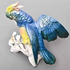 Птица - Коллекционная Статуэтка «Сине-Желтый Какаду на ветке», фарфор Karl Ens Германия 50 гг. 