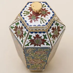 Ваза с крышкой или Вазон в технике «Клуазоне», Китай - середина ХХ века.