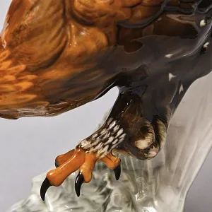 Большая Коллекционная статуэтка «Коричневый Ястреб на Охоте», Фарфор Hutschenreuther Германия.