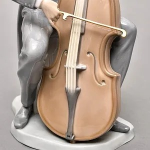 Коллекционная Фарфоровая статуэтка «Музыкант. ВИОЛОНЧЕЛИСТ», Lladro Испания 70-е годы.