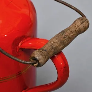 Антикварная Канистра для бензина - Эмалированный Бидон на 2 литра, Германия начало ХХ века.