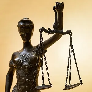 Большая Бронзовая статуэтка «ФЕМИДА - Богиня правосудия», J.B.Hirsch конец ХХ - начало ХХI веков. 