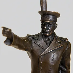 Авторская Настольная Лампа - Статуэтка "СТАЛИН" L'atelier ART & Bronze Франция, конец ХХ - начало ХХI веков.