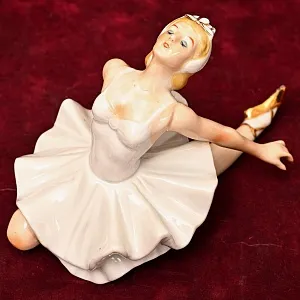 Коллекционная Фарфоровая статуэтка «Балерина, Танец - Лебединое озеро», Schau Bach Kunst Германия. 