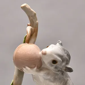 Коллекционная Фарфоровая статуэтка «Белка. Соня», Lladro / Лядро Испания.