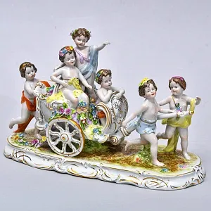 Коллекционная Фарфоровая статуэтка «ПУТТИ - Триумфаторы», Scheibe-Alsbach Германия.