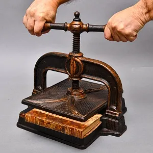 Редкость! Антикварный Чугунный Ручной Механический Книжный Пресс, Германия вторая половина ХIХ века.