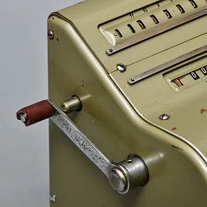 Редкость! Механический Калькулятор - Арифмометр - Счётная Машинка «BRUNSVIGA», Германия -1934 год.