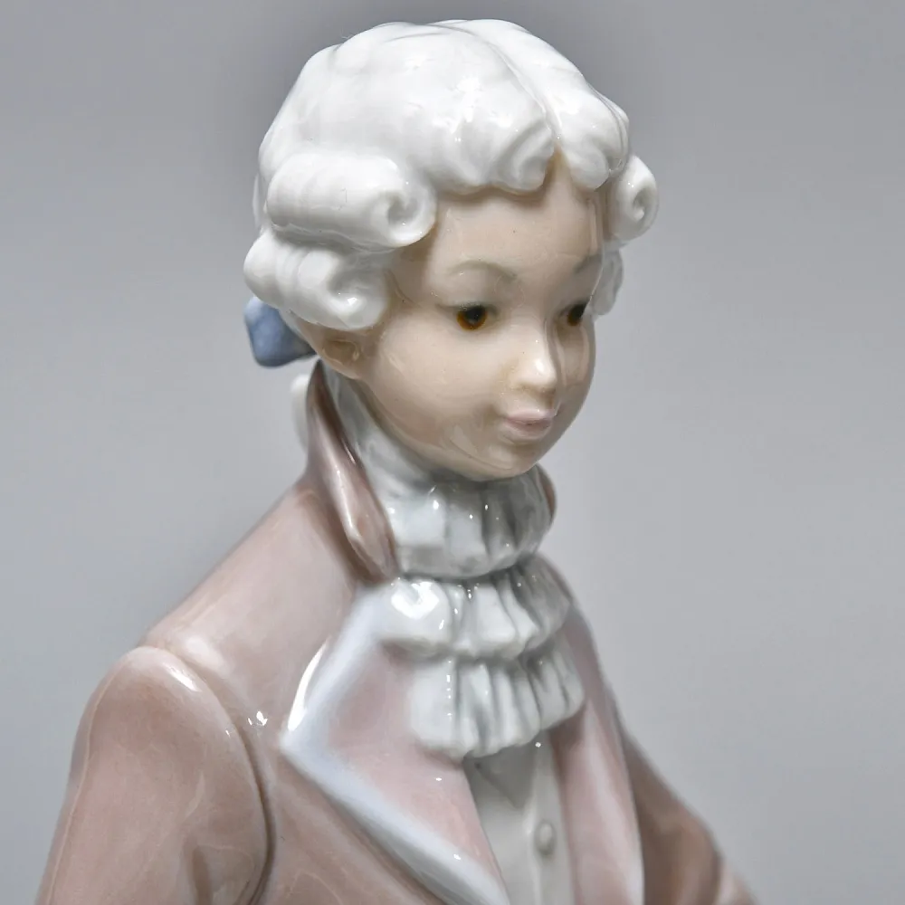 Парные Фарфоровые статуэтки - подставки для ювелирных украшений «Дама и кавалер», Lladro Испания. 