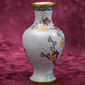 Винтажные Парные Вазы «Цветение Сакуры» в технике « Клуазоне» Китай 50 -е годы ХХ века Н - 19 см.