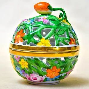 Винтажная Шкатулка - Бонбоньерка «Ягодки - Цветочки», прорезной фарфор HEREND, Венгрия 80-е гг.