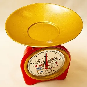Редкость! Винтажные Бытовые Кухонные Весы «1 -е МАЯ» на 5 кг., Тюмень, СССР -1977 год.