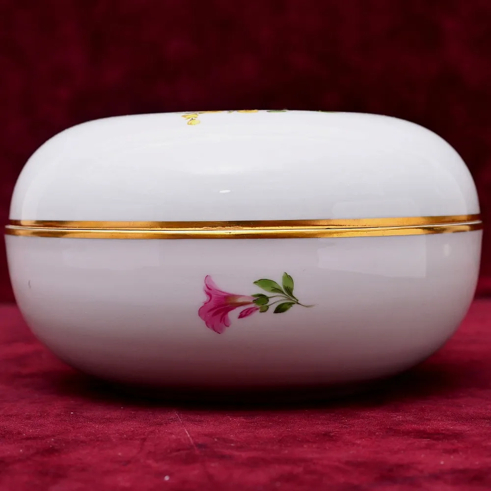 Большая Фарфоровая Шкатулка - Бонбоньерка «ЦВЕТЫ», MEISSEN / МЕЙСЕН Германия.