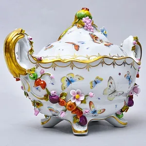 Фарфоровая Тюрина - Судок с крышкой «БАБОЧКИ В САДУ», Франция - середина ХХ века.