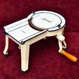 Малый Антикварный Чугунный Ручной Циркулярный Нож - Слайсер №0, Standard Германия.