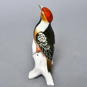 Коллекционная Фарфоровая статуэтка «Птица - Пёстрый Дятел», Карл Энс / Karl Ens, Германия.