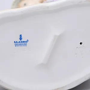 Коллекционная Фарфоровая статуэтка «Девочка с куклой», Lladro Испания, 1978 год.