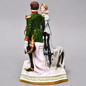 Коллекционная Фарфоровая статуэтка «Наполеон Бонапарт и Луиза Прусская» Scheibe-Alsbach Германия. 