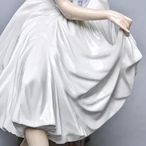 Коллекционная Фарфоровая статуэтка «Балерина. После выступления», Lladro Испания.