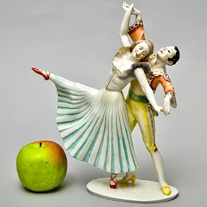 Коллекционная Фарфоровая Статуэтка «ТАНЕЦ ЛЮБВИ», Hutschenreuther Германия, 1965-1967 годы.