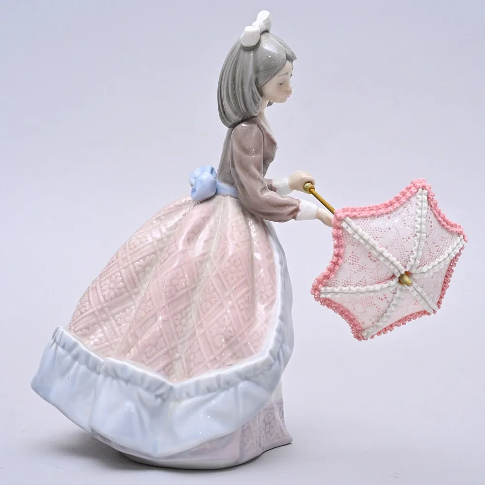 Коллекционная Фарфоровая статуэтка «Девочка с кружевным зонтиком. Джулия», Lladro Испания.