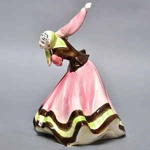 Коллекционная статуэтка «Народный Танец», Фаянс, HERTWIG Германия, 1941 - 1958 годы. 