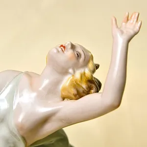 Авторская Коллекционная Статуэтка «ПОДРУГИ. ТАНЕЦ», фарфор Hutschenreuther, Германия 1955-1968 годы. 