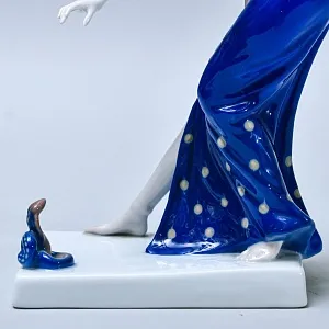 Редкость! Антикварная Фарфоровая статуэтка «Заклинательница змей», ROSENTHAL Германия -1919 год.