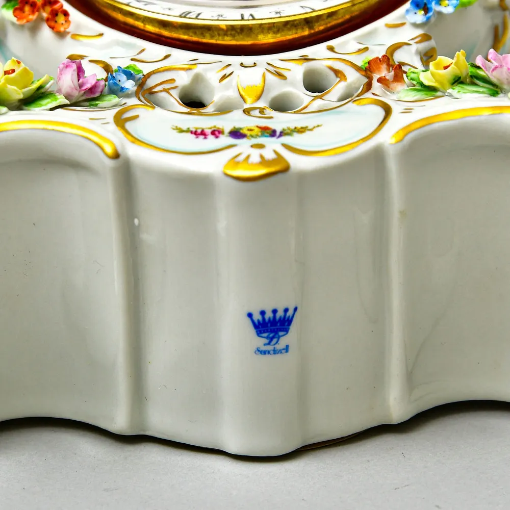 Каминные Кварцевые Часы в стиле Рококо, Фарфор SANDIZELL, Германия 80-е годы ХХ века.