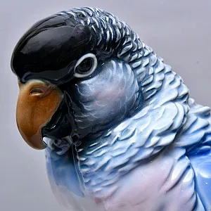 Большая Фарфоровая статуэтка «ПОПУГАЙ», Karl Ens Германия, первая половина ХХ века.