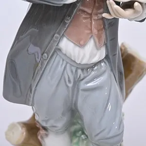 Коллекционная Фарфоровая статуэтка «Мальчик с розами», Lladro Испания, 1971 - 1979 годы.