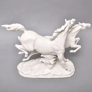 Большая Фарфоровая Статуэтка «БЕГУЩИЕ ЛОШАДИ», Hutschenreuther Германия, вторая половина ХХ века.